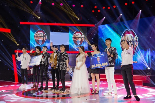 Trấn Thành hứa tặng 1 cây vàng nếu amp;#34;cặp đôiamp;#34; này cưới nhau - 12