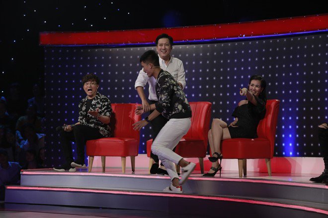 Trấn Thành hứa tặng 1 cây vàng nếu amp;#34;cặp đôiamp;#34; này cưới nhau - 9