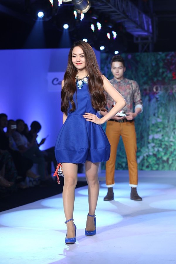 Loạt mỹ nhân amp;#34;nấm lùnamp;#34; của Vbiz vẫn trở thành nữ hoàng sàn diễn thời trang - 7