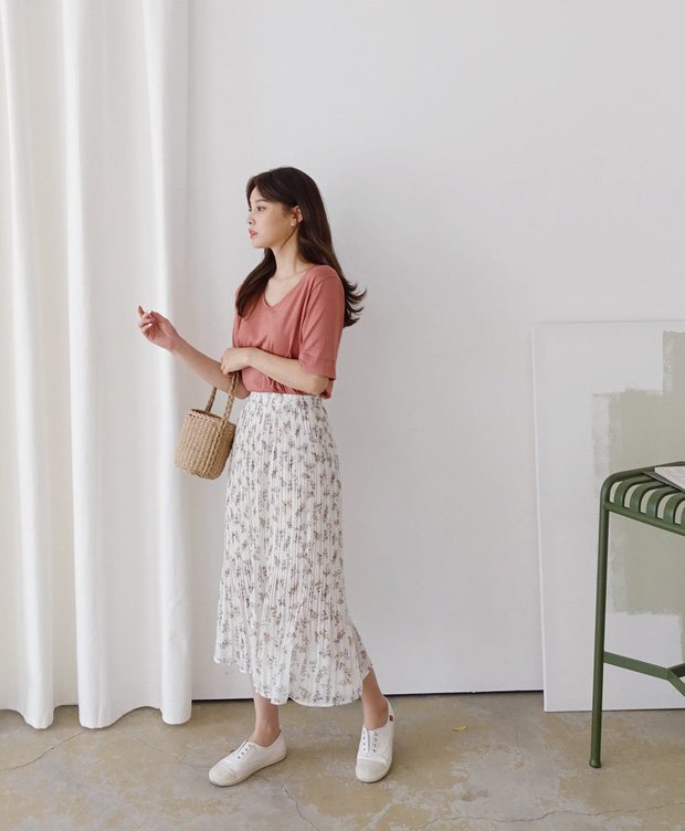 Hai nàng Hậu “lên đồ” với chân váy dài: bạn chọn đội H’Hen cá tính hay Phạm Hương điệu đà? - 6