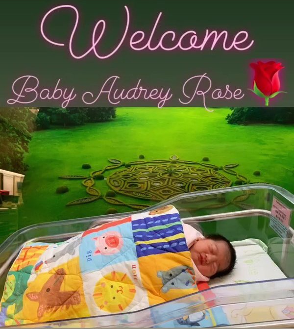 Con gái vua sòng bài Macau sinh con cho chồng trẻ, nhìn ảnh lúc mang bầu như mẹ - con - 4