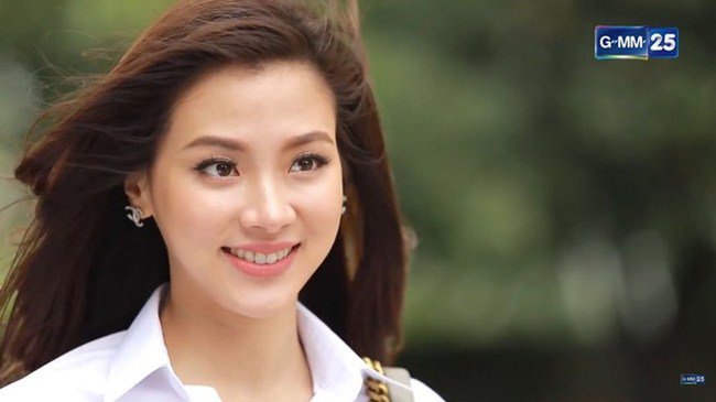qua khu cua my nhan chuyen gioi chiec la cuon bay: la “gai nganh" chung dung ca ta dan ong - 4