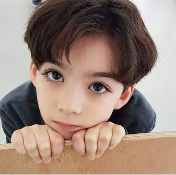 Cậu bé đẹp nhất thế giới sở hữu follow khủng, hễ xuất hiện là dân tình nhấn like mỏi tay - 8