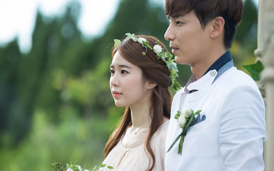 Ngày cưới mẹ chồng tương lai giật mic xin hủy hôn, tôi cay mắt mang ơn bà một đời - 2