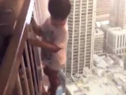 Clip Eva - Có bố chuyên làm kỹ xảo điện ảnh, em bé ngay lập tức trở thành siêu anh hùng