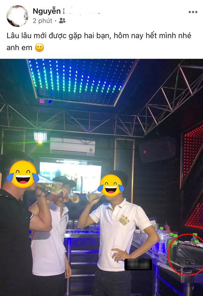 chong noi di cong tac xa, vo phat hien ngay dau vet "gai nganh" khien chi em than phuc - 4