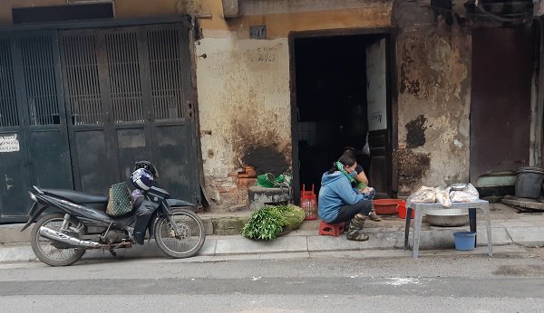 mot tuan sau vu chay kho rang dong: mui khet let van nong nac, nguoi dan "song cung khau trang" - 4