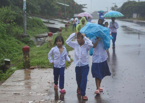 tin tuc 24h: cau be "giang co" voi co giao trong ngay khai giang va cau chuyen day xuc dong - 6