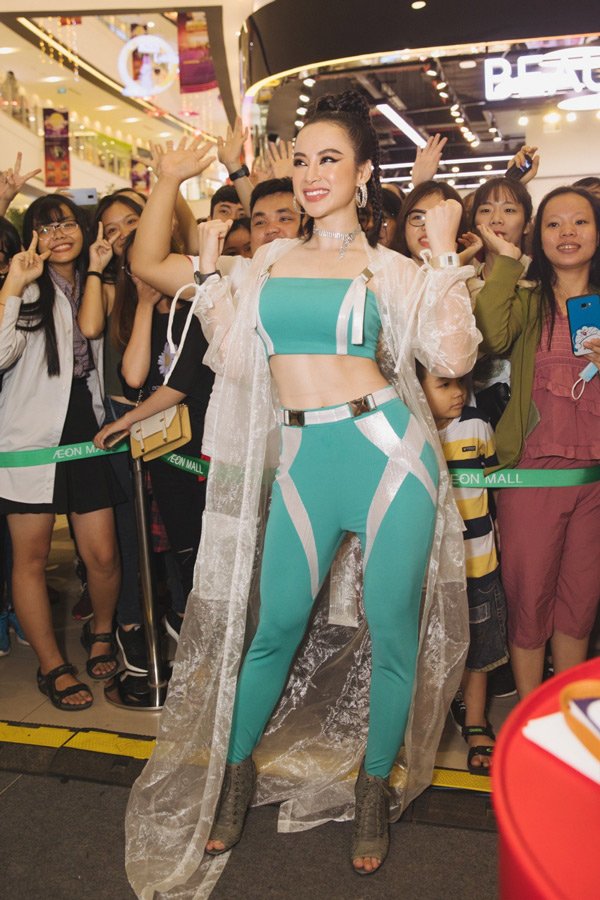 Angela Phương Trinh diện áo crop-top, khoe cơ bụng số 11 xuất sắc - 4
