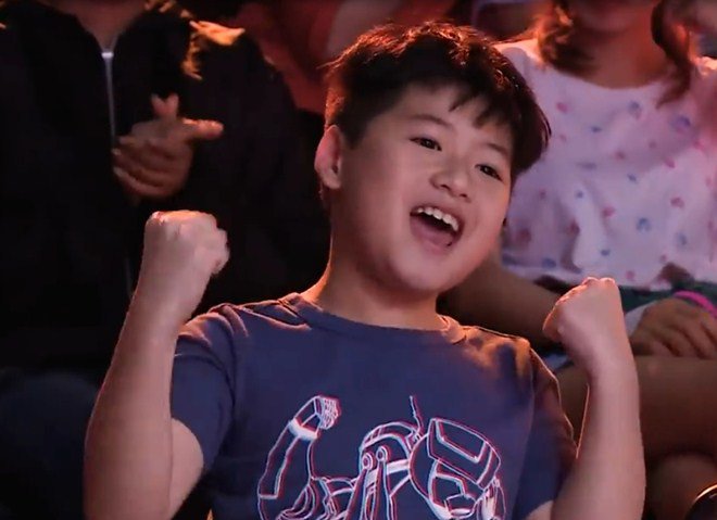 2 con Lâm Vỹ Dạ hút toàn bộ khán giả: Sợ bị mẹ đuổi ra đường, không dám nghe bố - 24