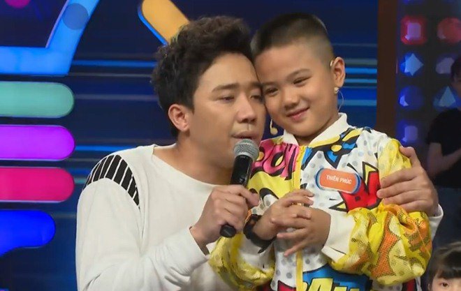 Cả trường quay vỡ oà với amp;#34;thần đồngamp;#34; 7 tuổi: Dân mạng tranh cãi, Trấn Thành nói câu chí lý - 14