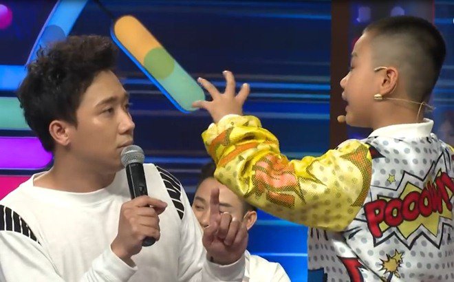 Cả trường quay vỡ oà với amp;#34;thần đồngamp;#34; 7 tuổi: Dân mạng tranh cãi, Trấn Thành nói câu chí lý - 13