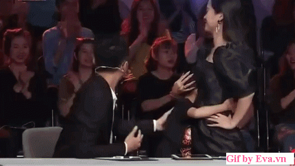 2 con Lâm Vỹ Dạ hút toàn bộ khán giả: Sợ bị mẹ đuổi ra đường, không dám nghe bố - 22