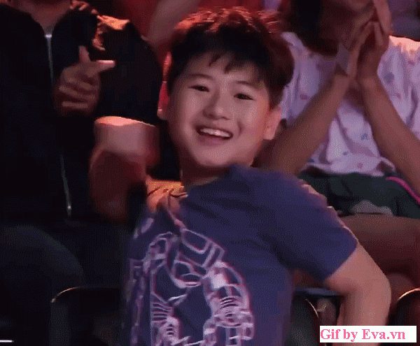 2 con Lâm Vỹ Dạ hút toàn bộ khán giả: Sợ bị mẹ đuổi ra đường, không dám nghe bố - 25