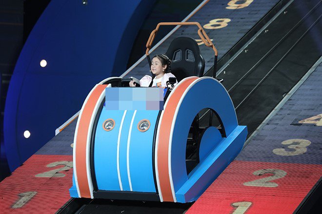 Cả trường quay vỡ oà với amp;#34;thần đồngamp;#34; 7 tuổi: Dân mạng tranh cãi, Trấn Thành nói câu chí lý - 18