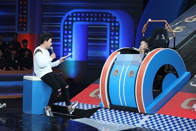 Cả trường quay vỡ oà với amp;#34;thần đồngamp;#34; 7 tuổi: Dân mạng tranh cãi, Trấn Thành nói câu chí lý - 15