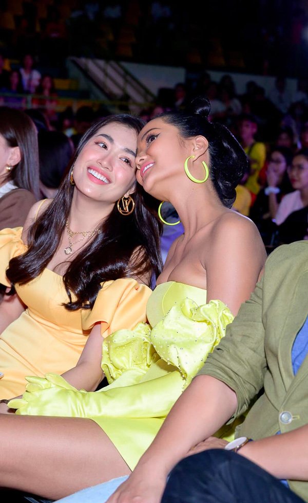 Hamp;#39; Hen Niê và màn khắc phục sự cố suýt “lộ hàng” khiến ai cũng bật cười - 6