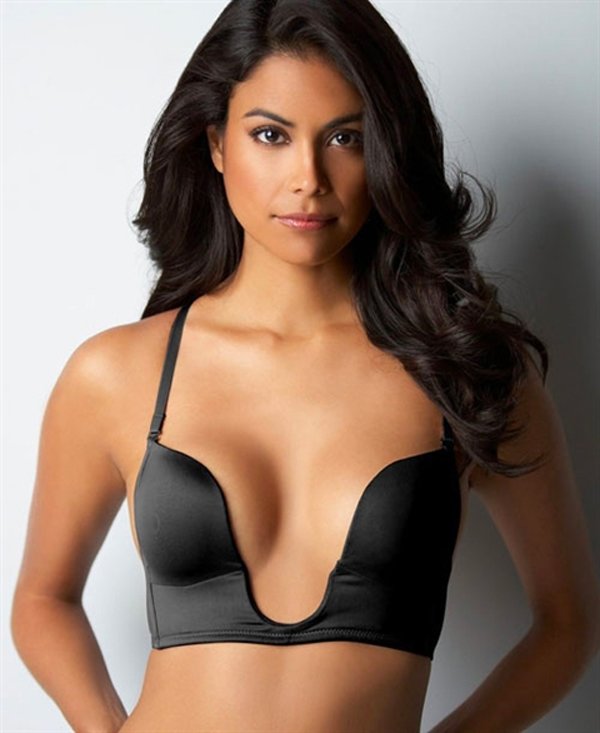 Hamp;#39; Hen Niê và màn khắc phục sự cố suýt “lộ hàng” khiến ai cũng bật cười - 9