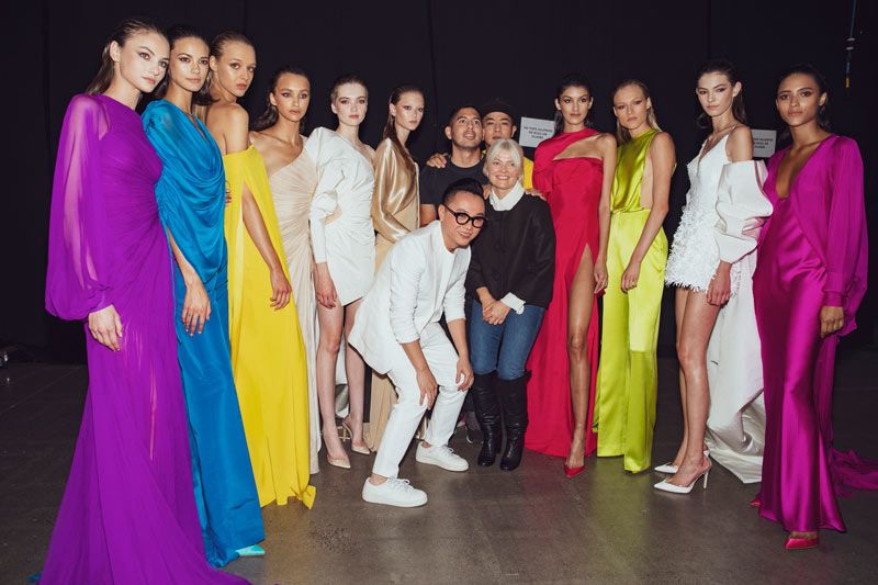 Thiên thần Victoriaamp;#39;s Secret đẹp nhất thế giới sải bước trong show diễn của NTK Công Trí - 9