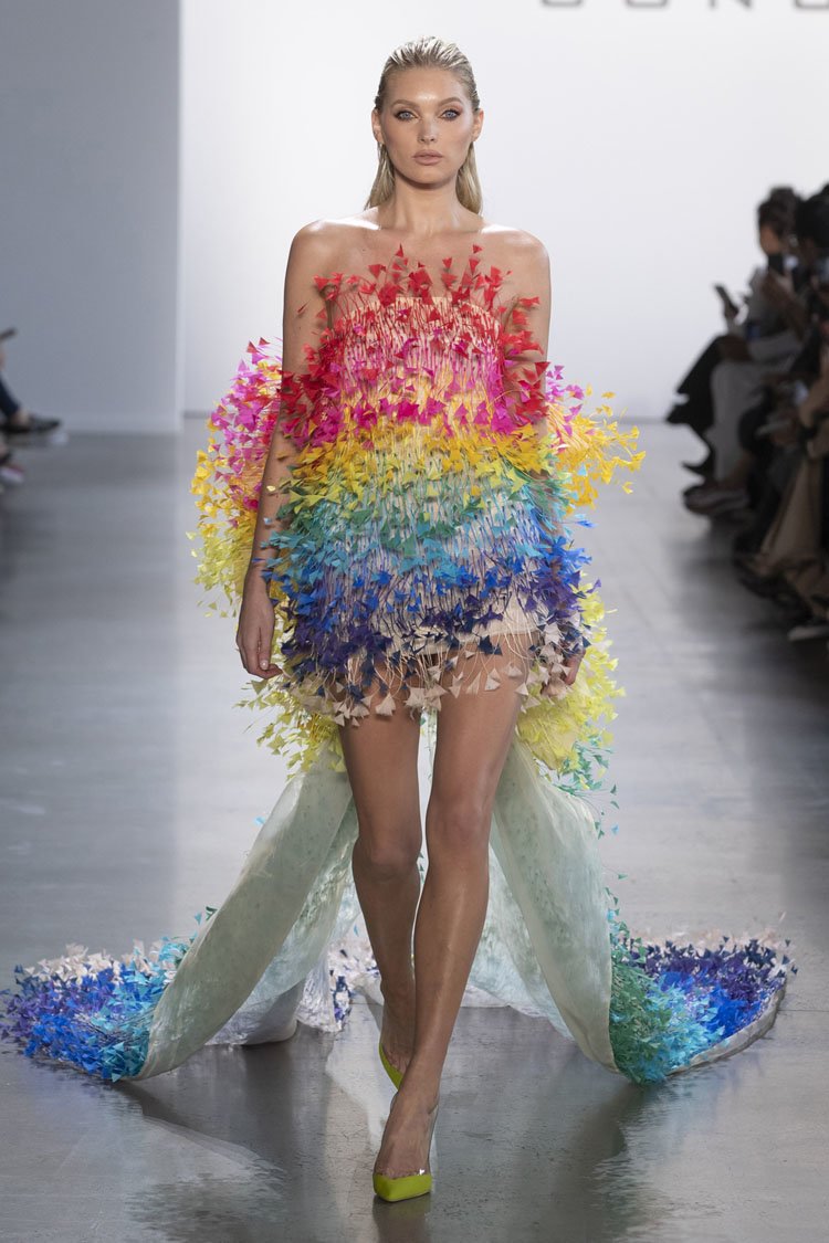 Thiên thần Victoriaamp;#39;s Secret đẹp nhất thế giới sải bước trong show diễn của NTK Công Trí - 1