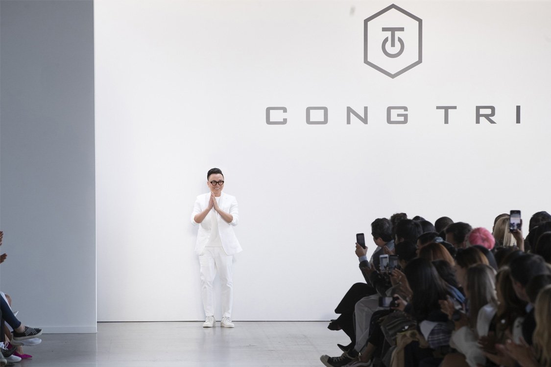 Thiên thần Victoriaamp;#39;s Secret đẹp nhất thế giới sải bước trong show diễn của NTK Công Trí - 7