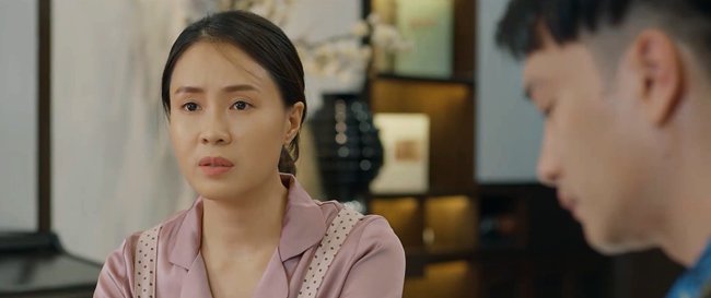 hoa hong tren nguc trai: tin thay boi, chong bo vo de con trai rieng duoc "nhan to quy tong"? - 6