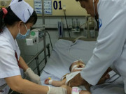 Làm mẹ - Con sốt cao co giật, bố cho thứ này vào miệng sơ cứu khiến bé ra đi mãi mãi