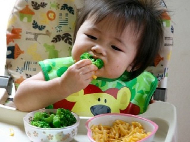 Sai lầm của cha mẹ khiến trẻ táo bón nặng, biến chứng nhiều bệnh