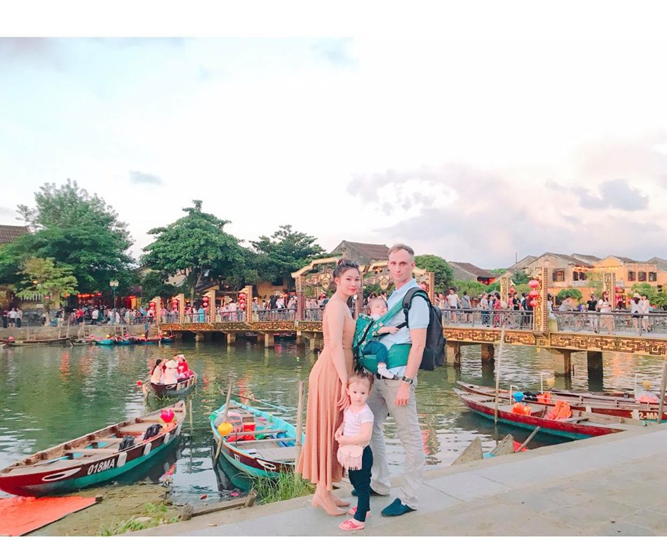Vợ mang tiếng amp;#34;đẻ mướnamp;#34; con đẹp như thiên thần, chồng Tây “vượt biển” cầu hôn, rước về nhà - 7