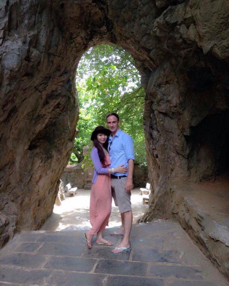 Vợ mang tiếng amp;#34;đẻ mướnamp;#34; con đẹp như thiên thần, chồng Tây “vượt biển” cầu hôn, rước về nhà - 2