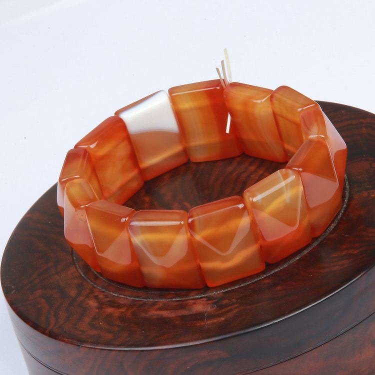 15 mẫu vòng tay phong thủy mệnh Thổ ai sinh năm 1977, 1991 nhất định phải xem ngay!  - mười