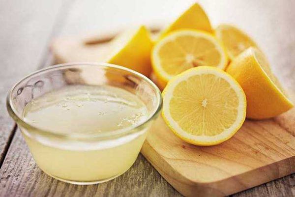 Vô tình đánh rơi bột mỳ trong nhà tắm, mẹ trẻ giật mình gọi chồng ra xem điều đặc biệt - 4