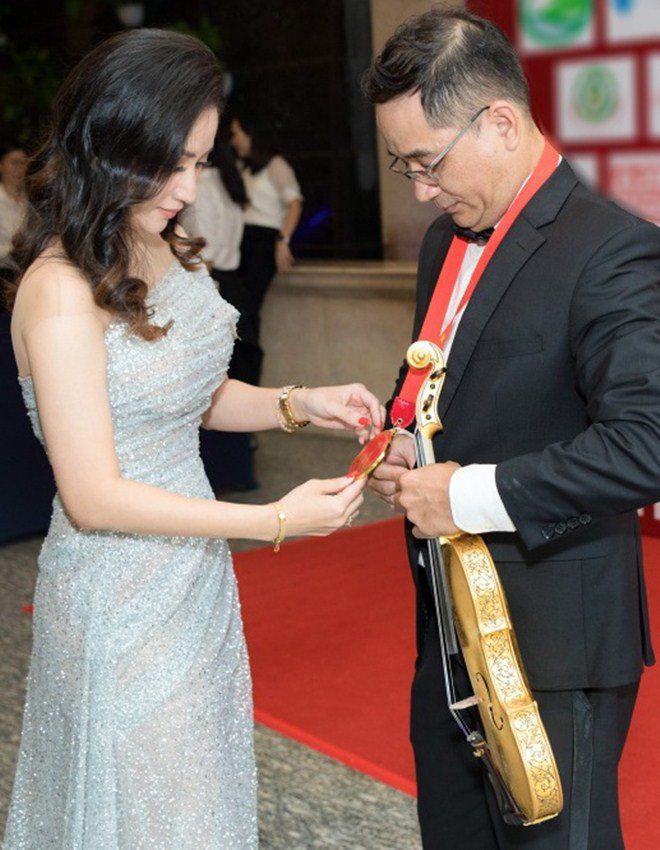 Những anh em tài năng ít biết của sao Việt, có người ở trong showbiz mà hiếm ai nhận ra - 14