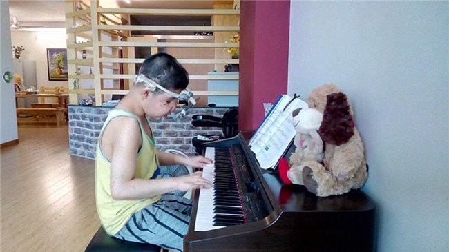 Cùng con chữa bệnh: Bố 5 con tiêu tốn 40 tỷ đồng, MC nổi tiếng khóc đến rạc người - 6