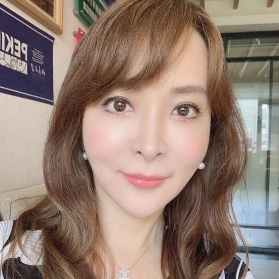 Chồng lén lút qua lại với người thân, chân dài này amp;#34;ngậm đắng nuốt cayamp;#34; - 3