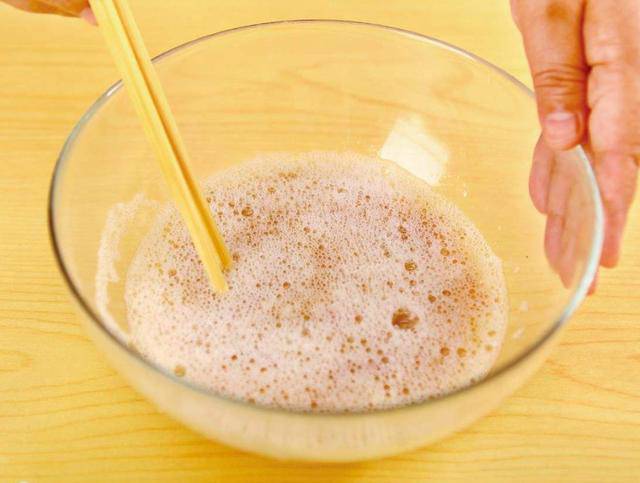 Con 3 tuổi cắn vỡ nhiệt kế, mẹ vội cho uống thêm thứ này, bác sĩ tấm tắc khen - 2