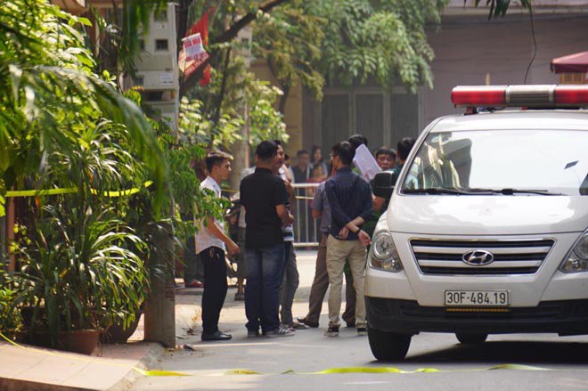 Tin tức 24h: Cô dâu 62 tuổi phản ứng bất ngờ khi dân mạng chỉ trích amp;#34;dùng chồng như pháamp;#34; - 3