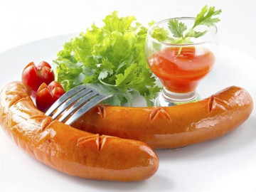 Cách làm xúc xích tại nhà thơm ngon nhất