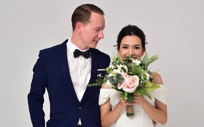 Năm 2016, Huyền Trân và Alex đã tổ chức đám cưới tại Huế và Pháp. Năm 2017, cặp đôi hạnh phúc chào đón một công chúa vô cùng xinh xắn và đáng yêu tên Chlóe.
