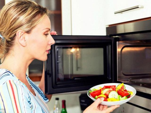 Không muốn chết oan thì đừng cho những thực phẩm này vào lò vi sóng