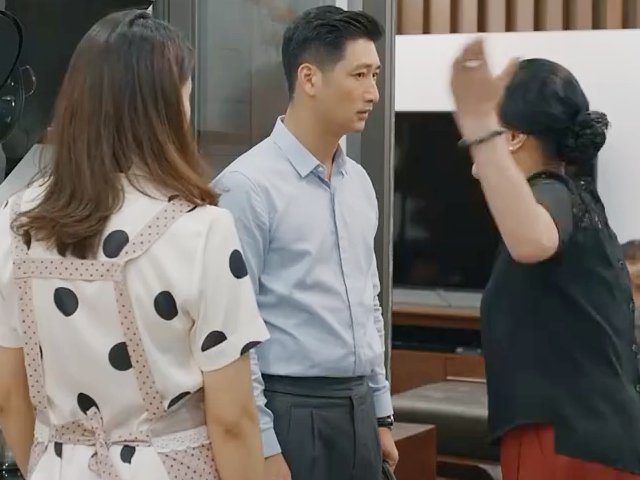 Bà mẹ có con ngoại tình trong Hoa Hồng Trên Ngực Trái: Đêm ngủ mày có nhắm mắt được không?