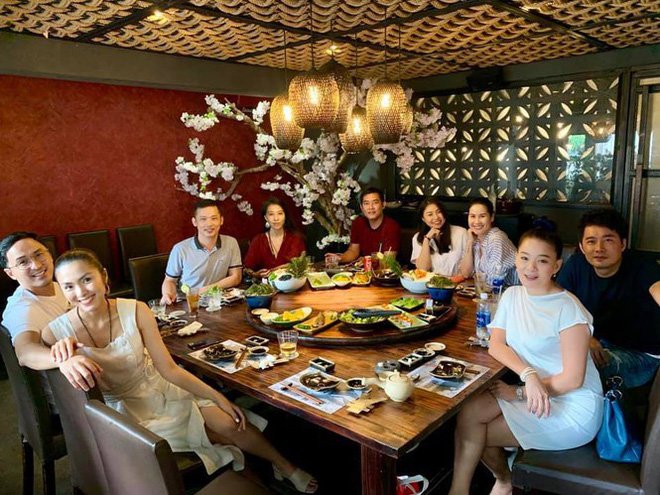Trước tin đồn hôn nhân rạn nứt, Tăng Thanh Hà và chồng luôn ăn mặc tinh tế và đồng điệu - 2
