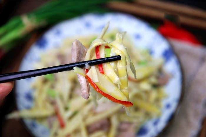 Xào măng không nên cho trực tiếp vào nồi, thêm bước này măng luôn giòn ngon tốn cơm vô cùng - 7