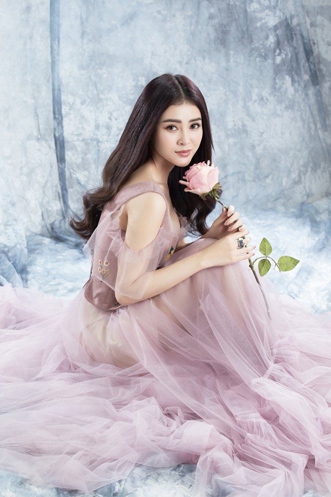 Á hậu Lý Kim Thảo khoe vẻ đẹp mạnh mẽ, quyết đoán và đầy tham vọng ở tuổi 24 - 5