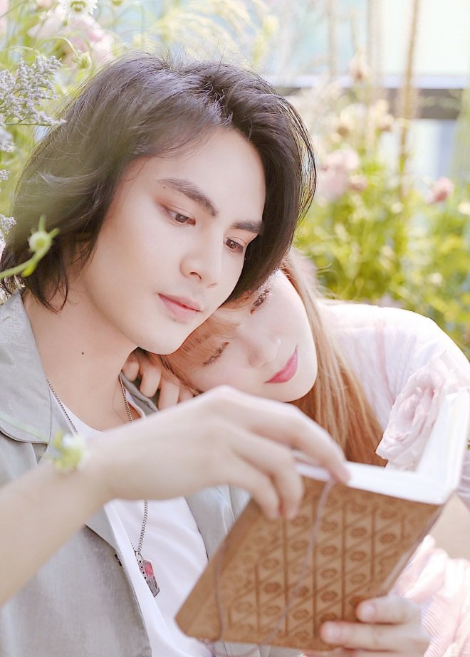 Đinh Hương mạnh dạn amp;#34;khóa môiamp;#34; mỹ nam Thái Lan đẹp hơn cả con gái trong MV mới - 2