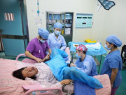 Bà bầu - 5 khoảnh khắc "đỏ mặt" khi đi đẻ, mẹ mang thai lần đầu hãy sẵn sàng đối mặt