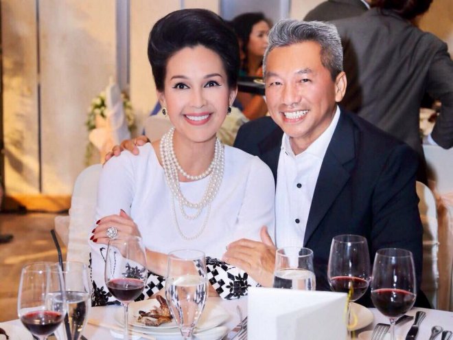 Kỉ niệm 25 năm ngày cưới, amp;#34;nữ hoàng ảnh lịchamp;#34; Diễm My được chồng tặng nhẫn kim cương 5 tỷ - 2