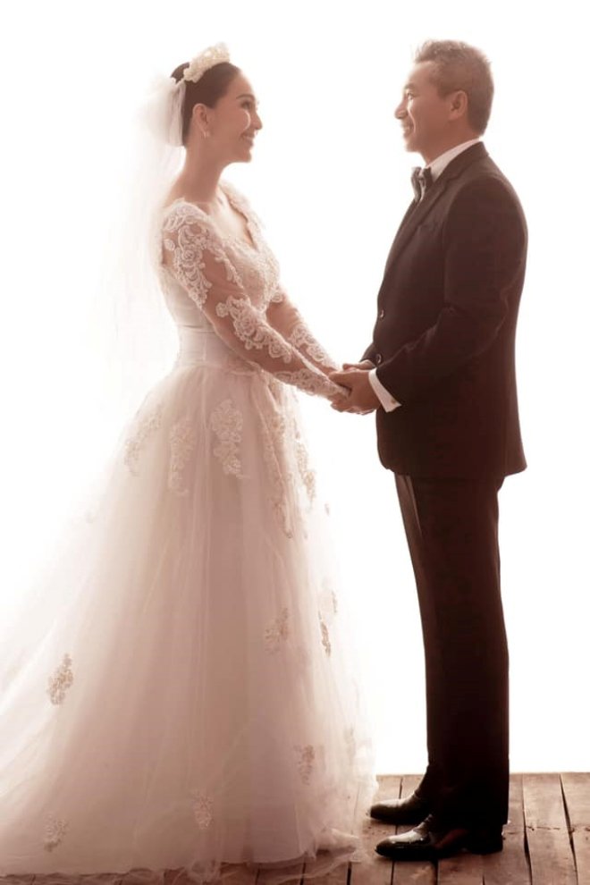 Kỉ niệm 25 năm ngày cưới, amp;#34;nữ hoàng ảnh lịchamp;#34; Diễm My được chồng tặng nhẫn kim cương 5 tỷ - 3