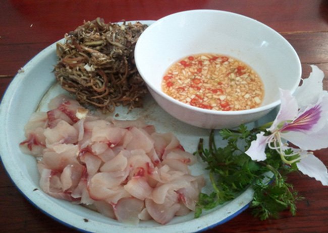 Người phụ nữ bị sán làm tổ kín cả hai chân và amp;#34;phần nhạy cảmamp;#34; chỉ vì thích ăn gỏi - 3