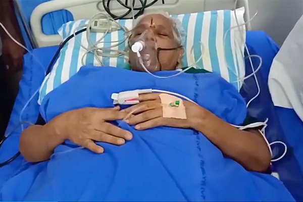 Quyết đẻ ở tuổi amp;#34;gần đất xa trờiamp;#34;, mẹ ôm đầu hối hận ngay giây phút con chào đời - 2